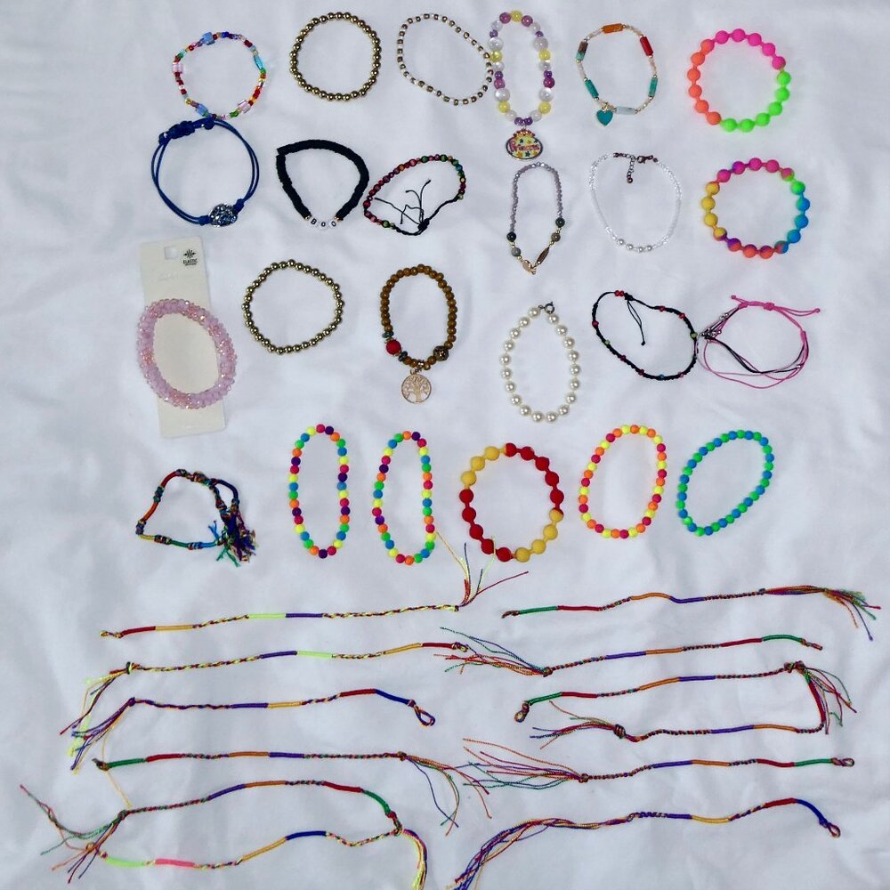 SUPER LOT OF 36 BRACELETS - BEADS, PLASTIC, STRING, 1 BRAND NEW - KIDS & ADULTS